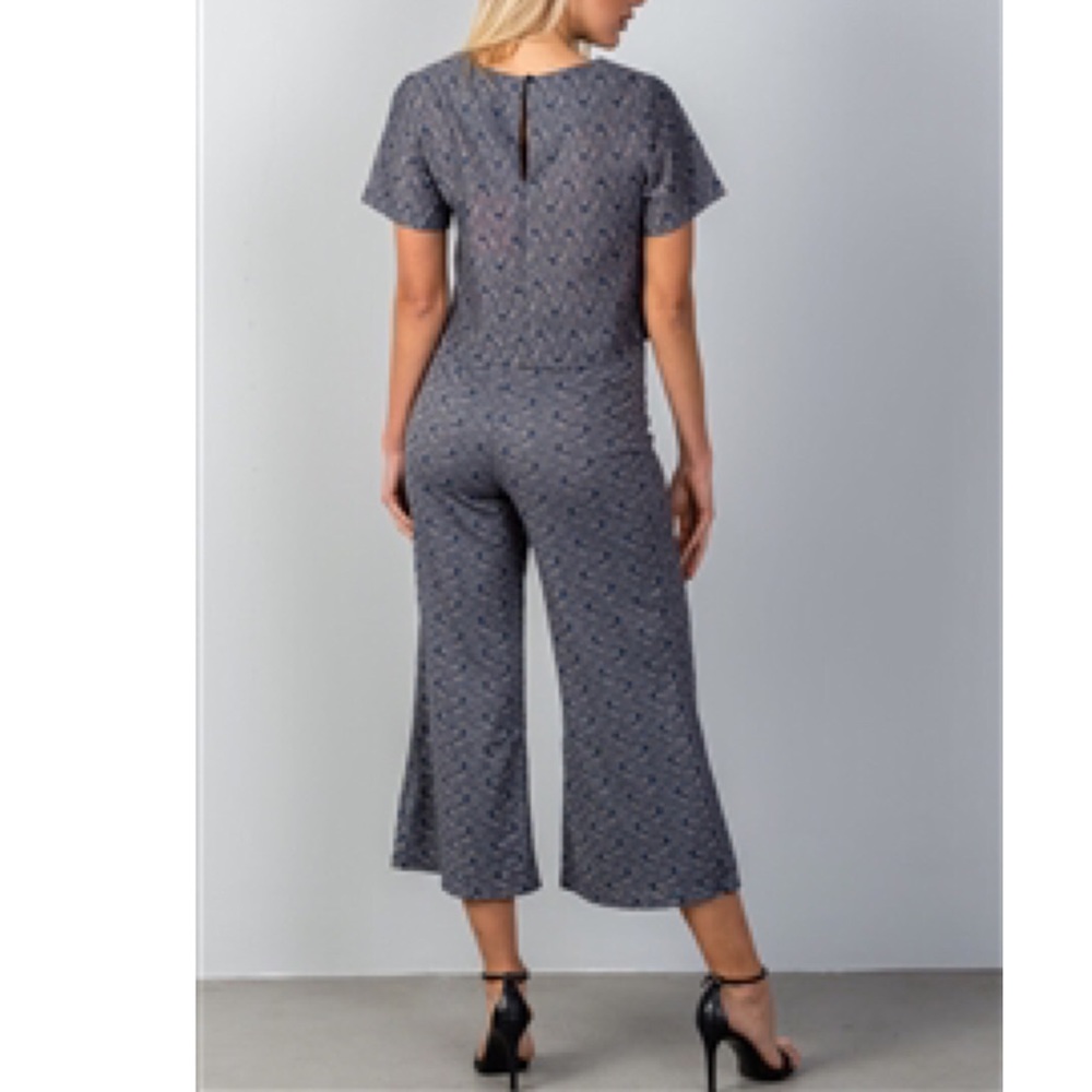 SALES❗️TOP & HIGH WAIST FRONT BUTTON CROP PANTS - Picture 4 of 5